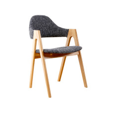 Vinage Wooden Chair Vinage Wooden Chair
